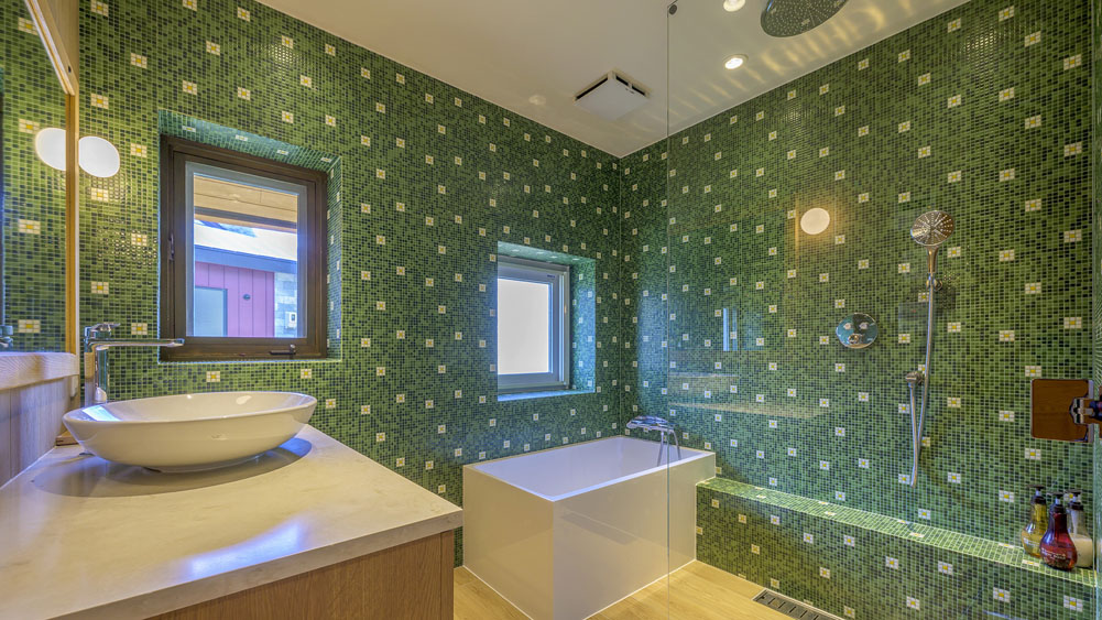 Elite Havens - Log 343 - Niseko Japan - Beautiful bathroom